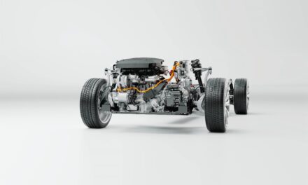 Volvo Cars’ new Recharge plug-in hybrid powertrain outperforms average daily mileage on a single charge.