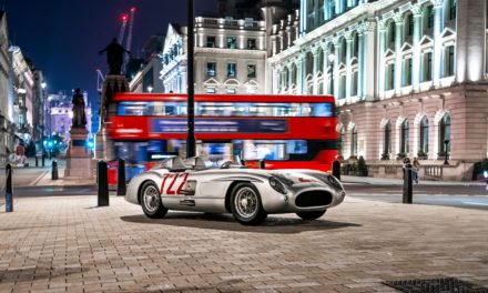 Farewell to a legend – famous Mercedes-Benz 300 SLR “722” in a London tribute to Sir Stirling Moss.