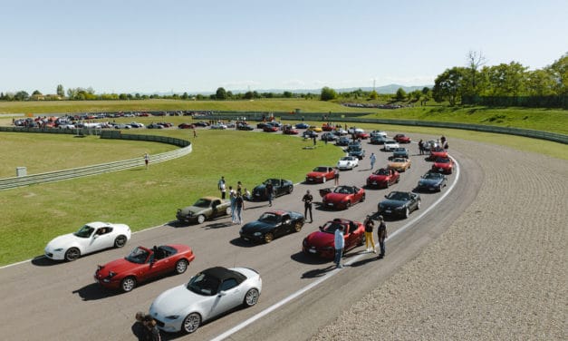 Italian Mazda MX-5 Rally breaks Guinness World Records™ for the largest Mazda parade in the world.