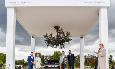 R5 TURBO 3E wins the public award at the 2022 Arts & Elegance Concours Show.